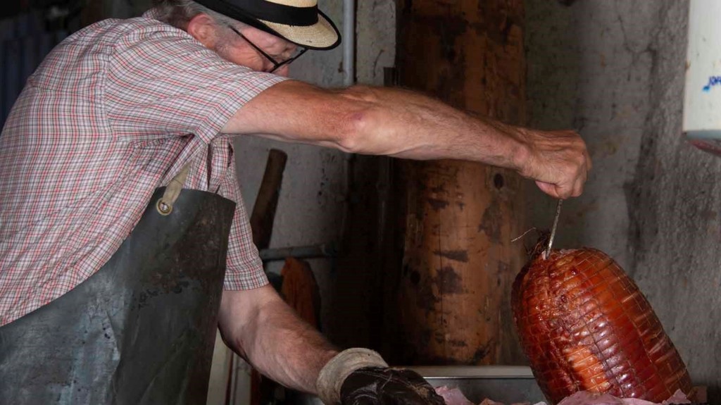 Schinken in Asphalt gekocht, Asphaltminen, Val-de-Travers